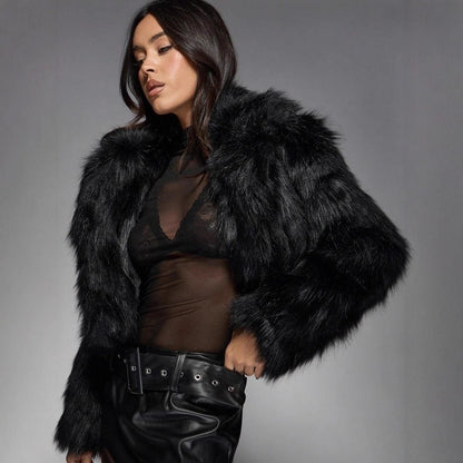 Vivatelle “Aurora” Manteau Court – Élégance en Fausse Fourrur