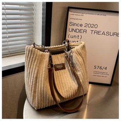 Mila Shoulder Bag for Fall and Winter