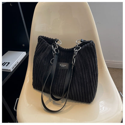 Mila Shoulder Bag for Fall and Winter