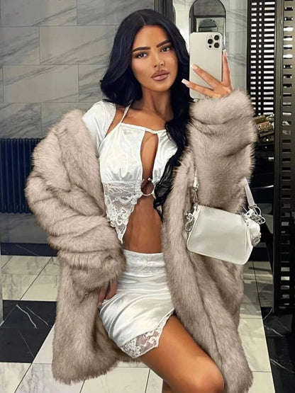 Vivatelle “Isolde” Manteau Long en Fausse Fourrure – Élégance Glamour